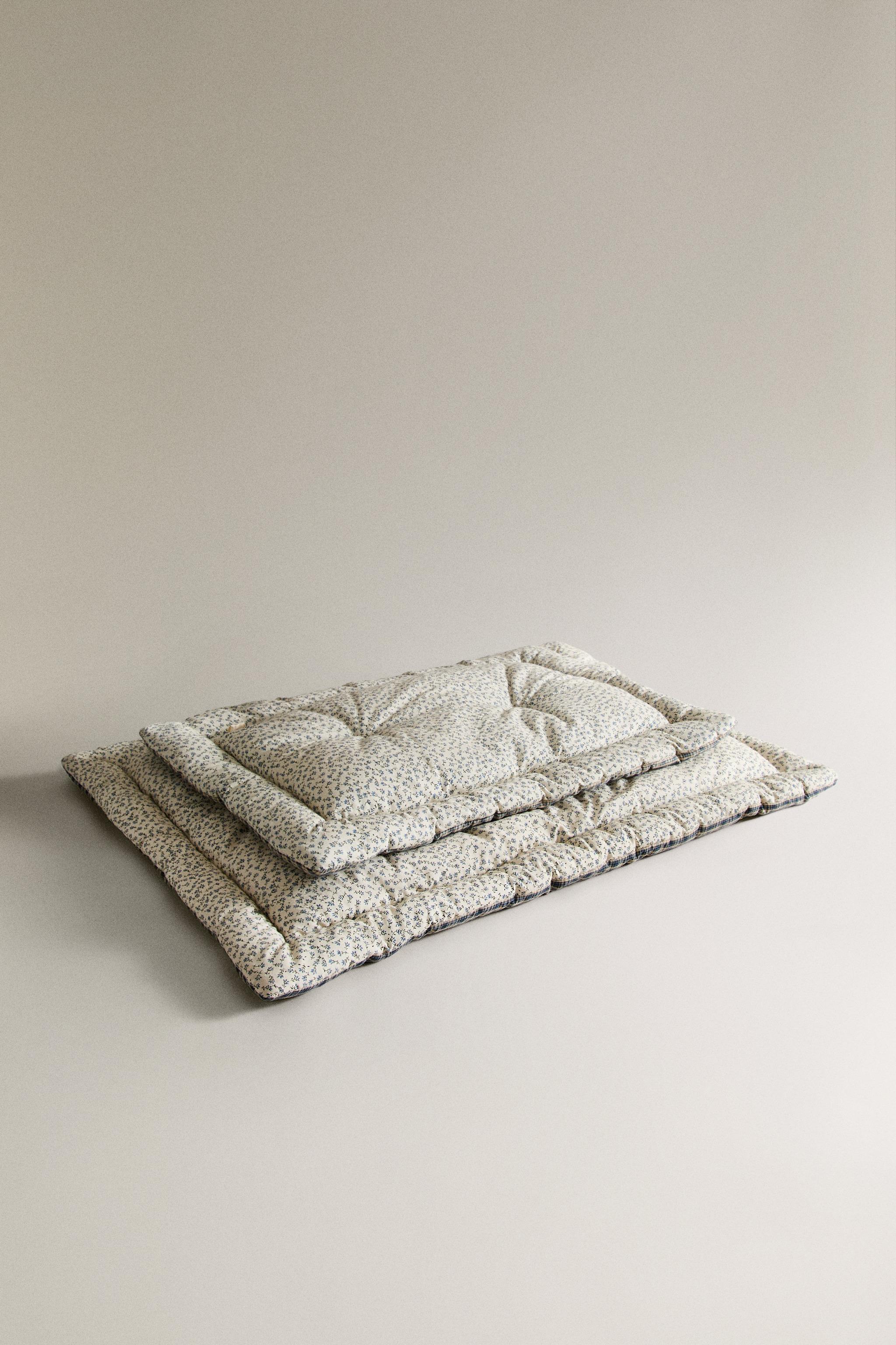 SURMATELAS CARREAUX ET FLEURS ANIMAUX DE COMPAGNIE
